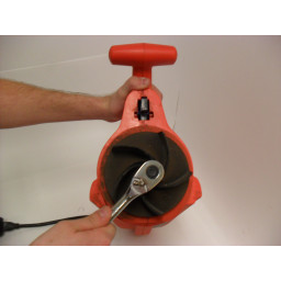 Black and Decker BV2500 Тип 4 Замена крыльчатки (вентилятора)